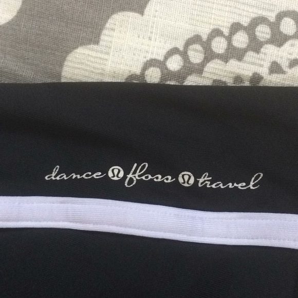 Black lululemon top - Picture 5 of 5